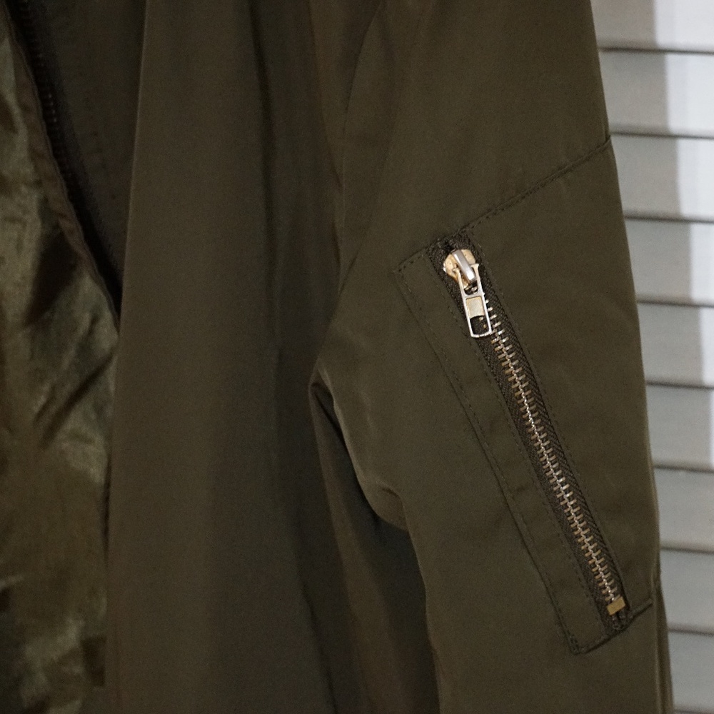Bomber - Picture 3 of 3